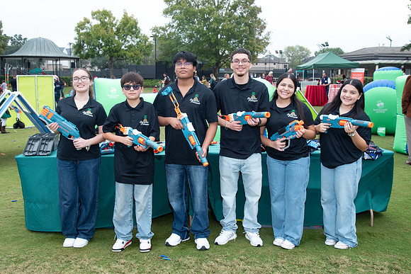 VE_2025_GINGERBREAD_PARY_0929