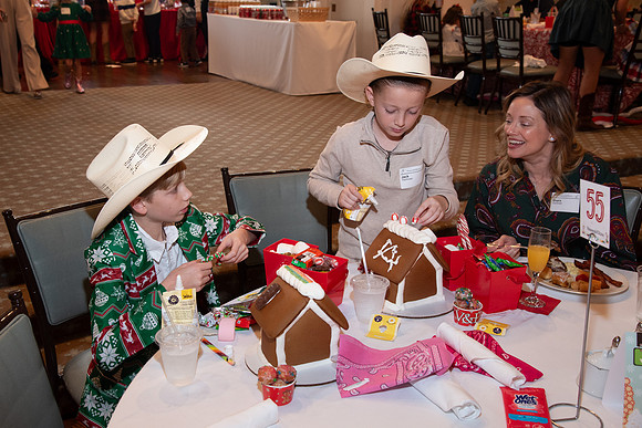 VE_2025_GINGERBREAD_PARY_0949