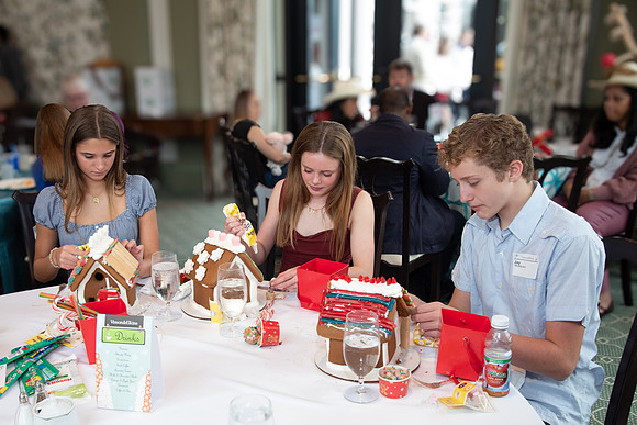 VE_2025_GINGERBREAD_PARY_0956