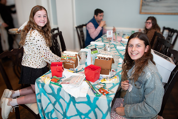 VE_2025_GINGERBREAD_PARY_0963