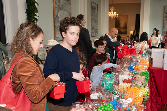 VE_2025_GINGERBREAD_PARY_0966