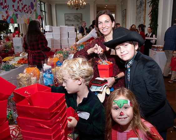 VE_2025_GINGERBREAD_PARY_0982