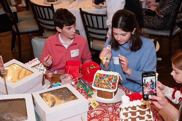 VE_2025_GINGERBREAD_PARY_0993