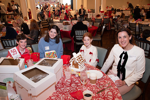 VE_2025_GINGERBREAD_PARY_0995