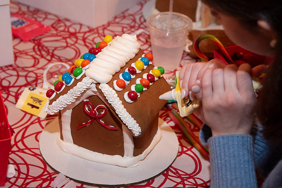VE_2025_GINGERBREAD_PARY_0997