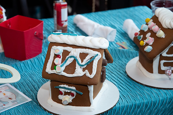 VE_2025_GINGERBREAD_PARY_1069