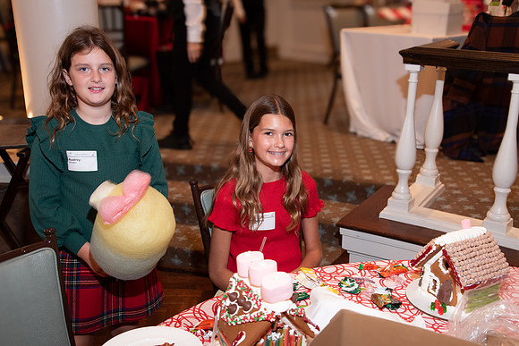 VE_2025_GINGERBREAD_PARY_1087