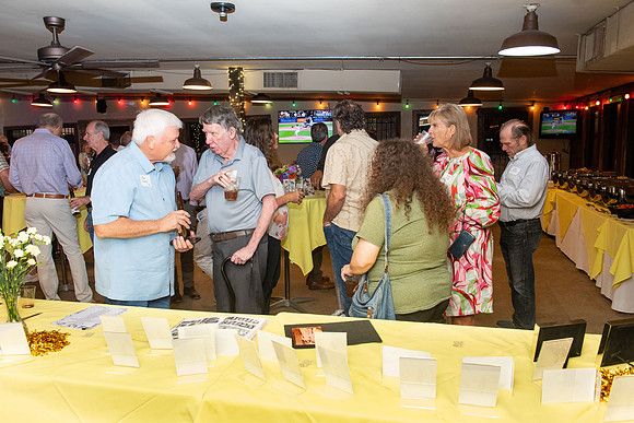 ROBERT_E_LEE_50TH_HS_REUNION_058_