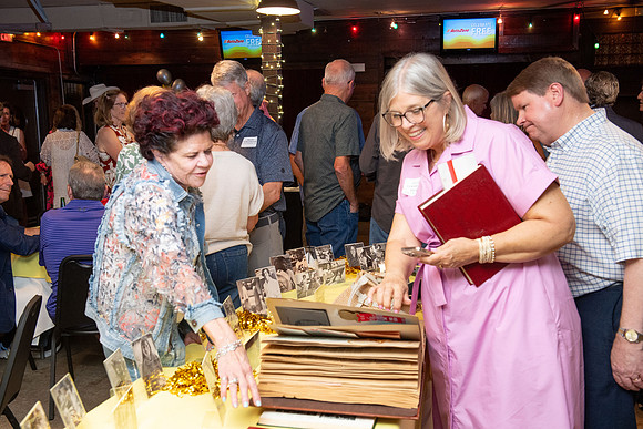 ROBERT_E_LEE_50TH_HS_REUNION_087_