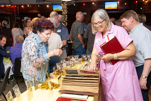 ROBERT_E_LEE_50TH_HS_REUNION_088_