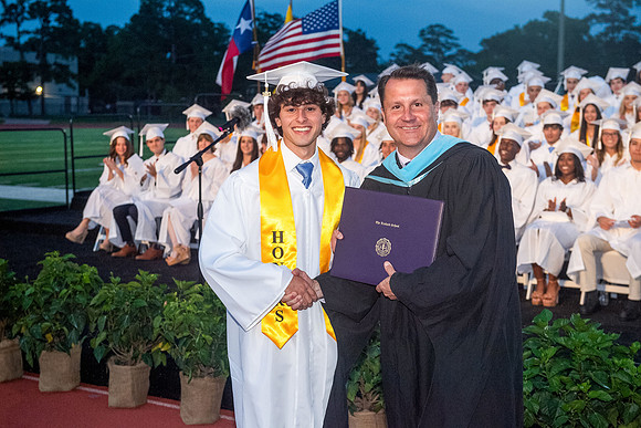KINKAID_2023_GRADUATION_SAMPLE_COLLECTION_15