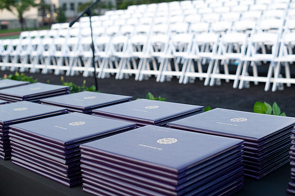 KINKAID_2023_GRADUATION_SAMPLE_COLLECTION_01