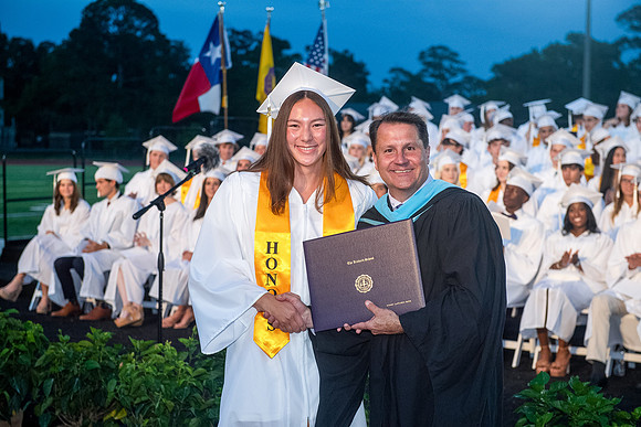 KINKAID_2023_GRADUATION_SAMPLE_COLLECTION_17