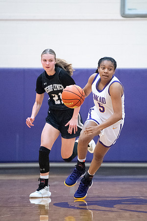 KIN_GVARBB_VS_BISHOP_LYNCH_174