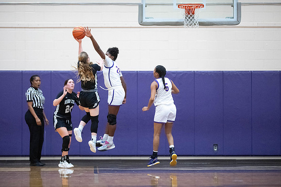 KIN_GVARBB_VS_BISHOP_LYNCH_266