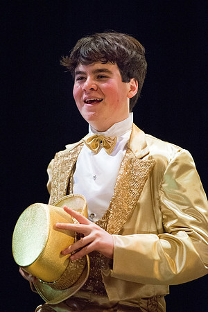 KIN_CHORUS_LINE_MONDAY_298