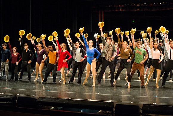 KIN_CHORUS_LINE_MONDAY_105