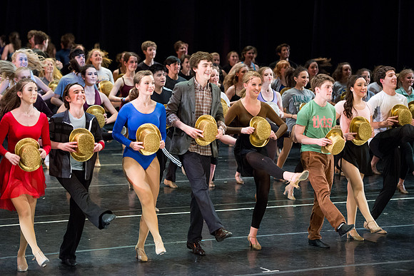 KIN_CHORUS_LINE_MONDAY_264