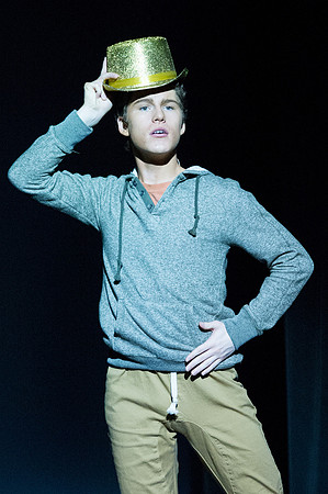 KIN_CHORUS_LINE_MONDAY_172