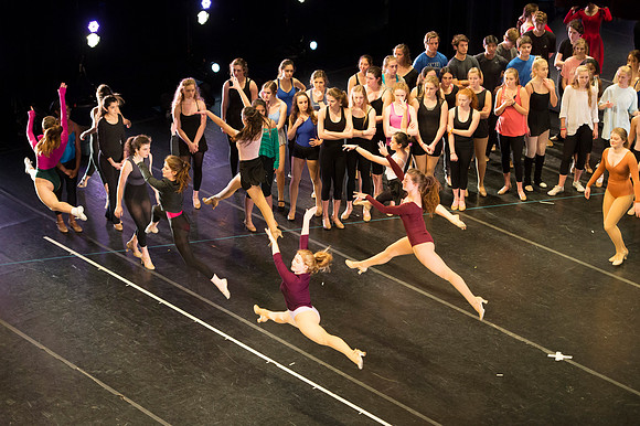 KIN_CHORUS_LINE_MONDAY_163