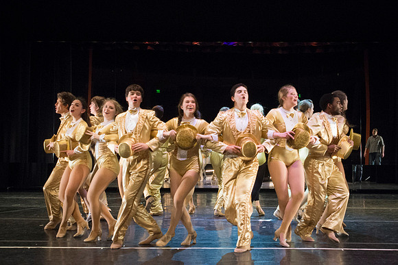 KIN_CHORUS_LINE_MONDAY_118