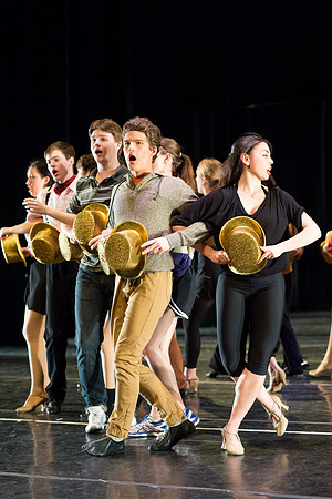 KIN_CHORUS_LINE_MONDAY_096