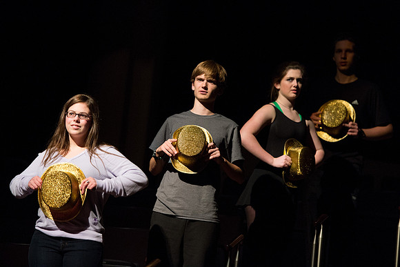 KIN_CHORUS_LINE_MONDAY_035