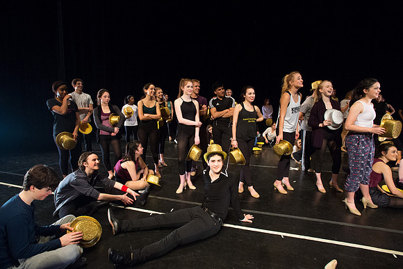 KIN_CHORUS_LINE_MONDAY_110