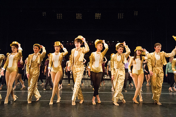 KIN_CHORUS_LINE_MONDAY_122