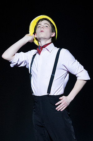 KIN_CHORUS_LINE_MONDAY_174