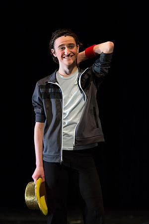KIN_CHORUS_LINE_MONDAY_028