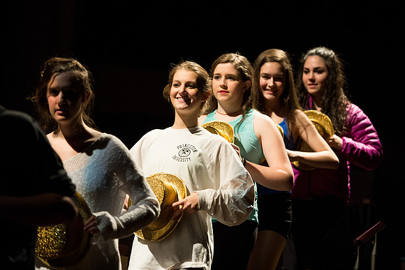 KIN_CHORUS_LINE_MONDAY_034