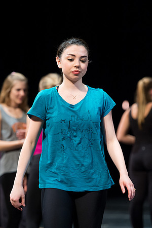 KIN_CHORUS_LINE_MONDAY_325