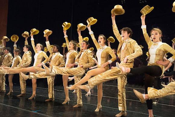 KIN_CHORUS_LINE_MONDAY_124