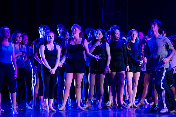 KIN_CHORUS_LINE_MONDAY_328