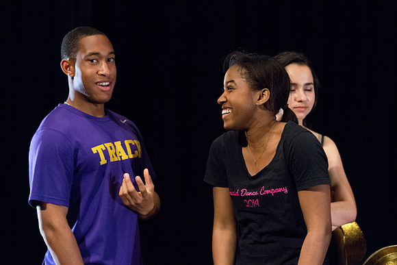 KIN_CHORUS_LINE_MONDAY_215