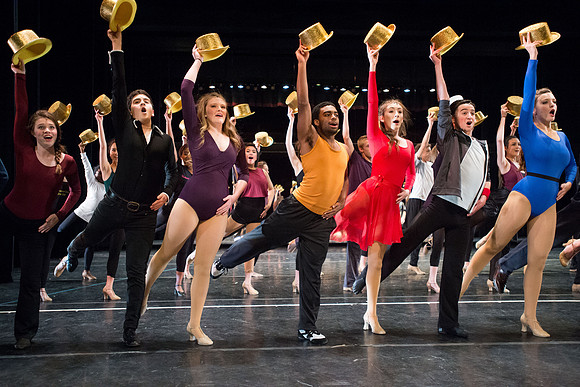 KIN_CHORUS_LINE_MONDAY_169