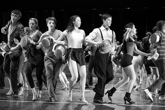 KIN_CHORUS_LINE_MONDAY_065