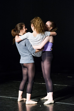 KIN_CHORUS_LINE_MONDAY_390
