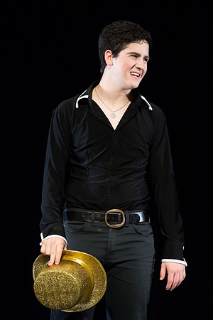 KIN_CHORUS_LINE_MONDAY_218