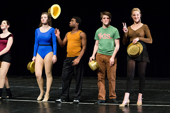 KIN_CHORUS_LINE_MONDAY_164