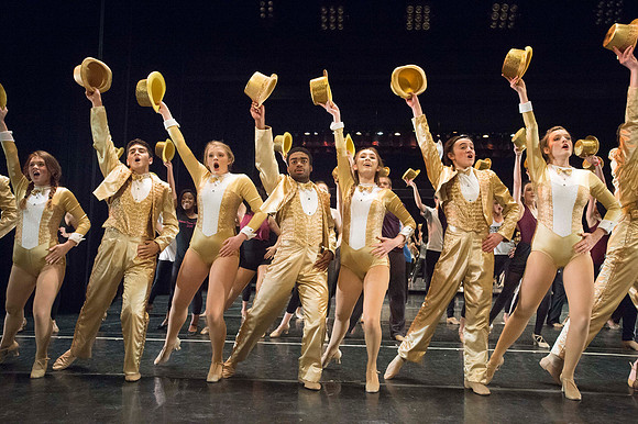 KIN_CHORUS_LINE_MONDAY_123