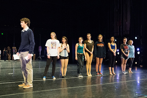 KIN_CHORUS_LINE_MONDAY_147