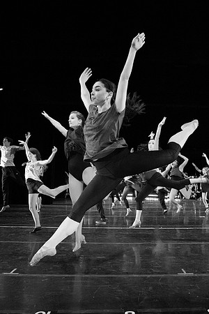KIN_CHORUS_LINE_MONDAY_137