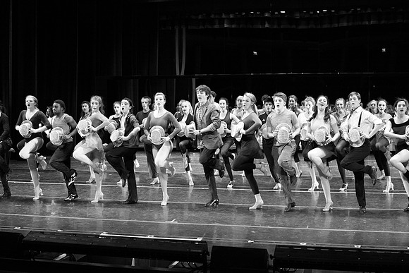 KIN_CHORUS_LINE_MONDAY_104