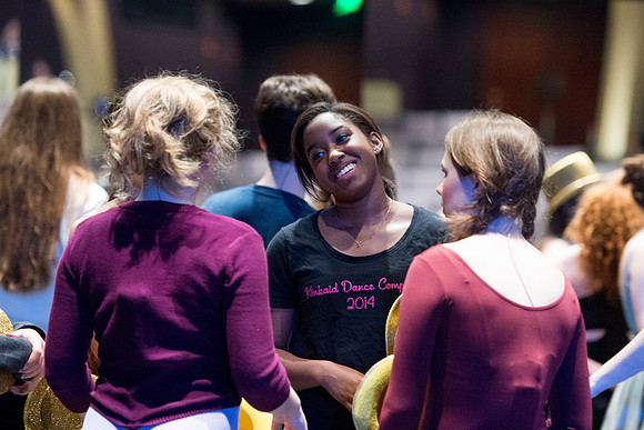 KIN_CHORUS_LINE_MONDAY_268