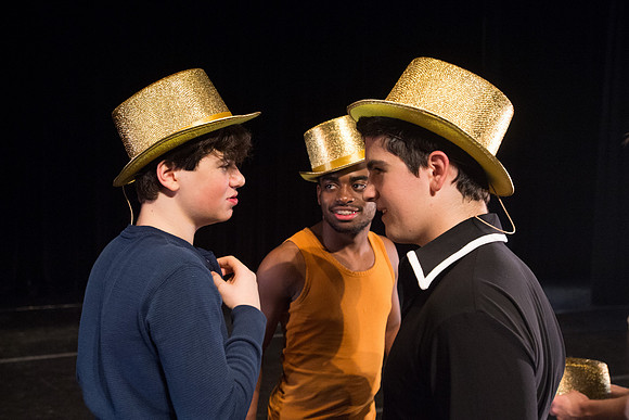 KIN_CHORUS_LINE_MONDAY_111
