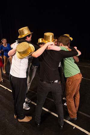 KIN_CHORUS_LINE_MONDAY_113