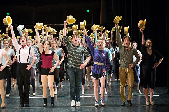 KIN_CHORUS_LINE_MONDAY_193