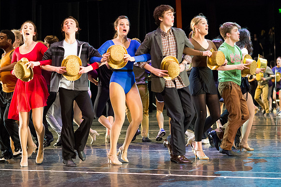 KIN_CHORUS_LINE_MONDAY_100